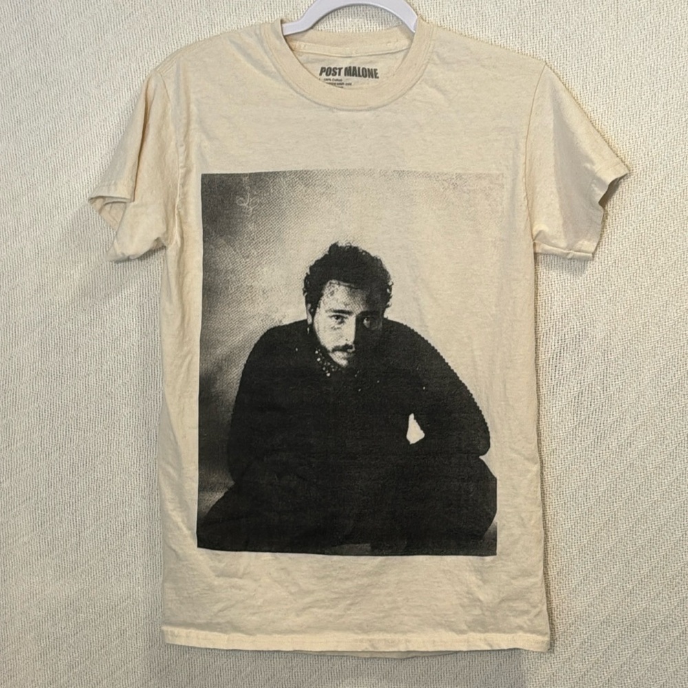 POST MALONE Runaway HOT TOPIC Tour T Shirt Short Sleeve Size Small